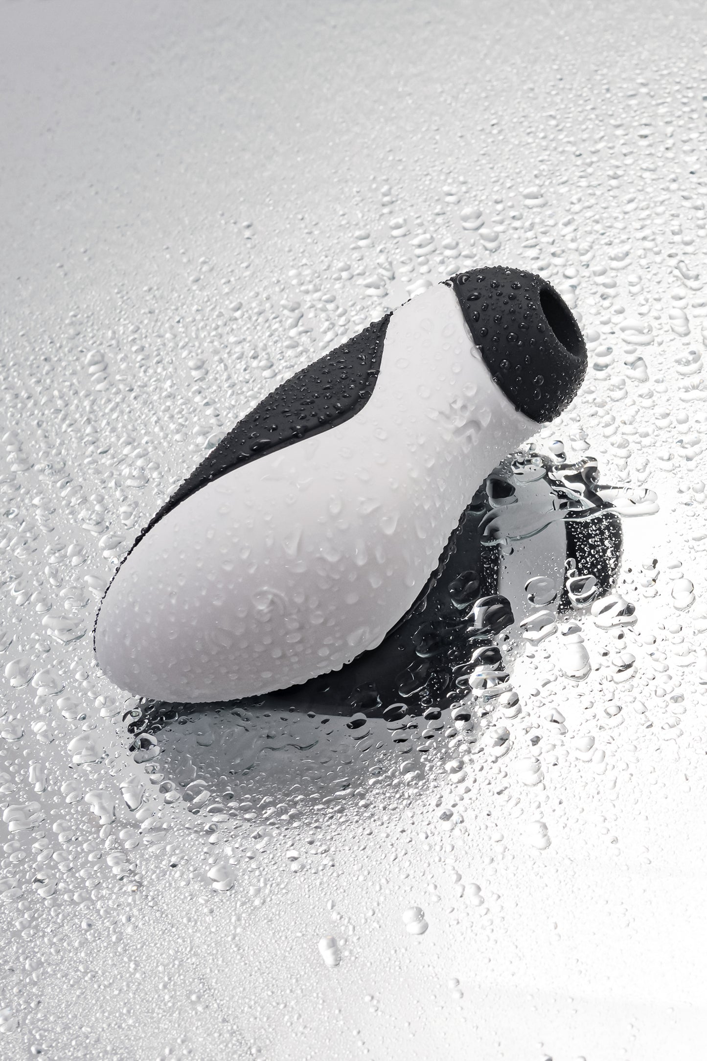 Satisfyer Orca Vakum dalgası temassız klitoral uyarıcı, silikon, siyah, 11,5 cm