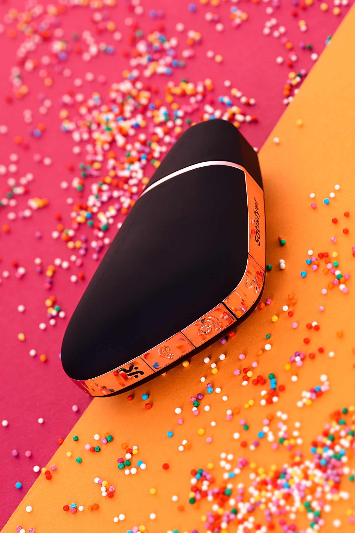 Satisfyer Love Triangle Vakum Dalgası Klitoral Stimülatör, Silikon, Siyah, 8,8 cm