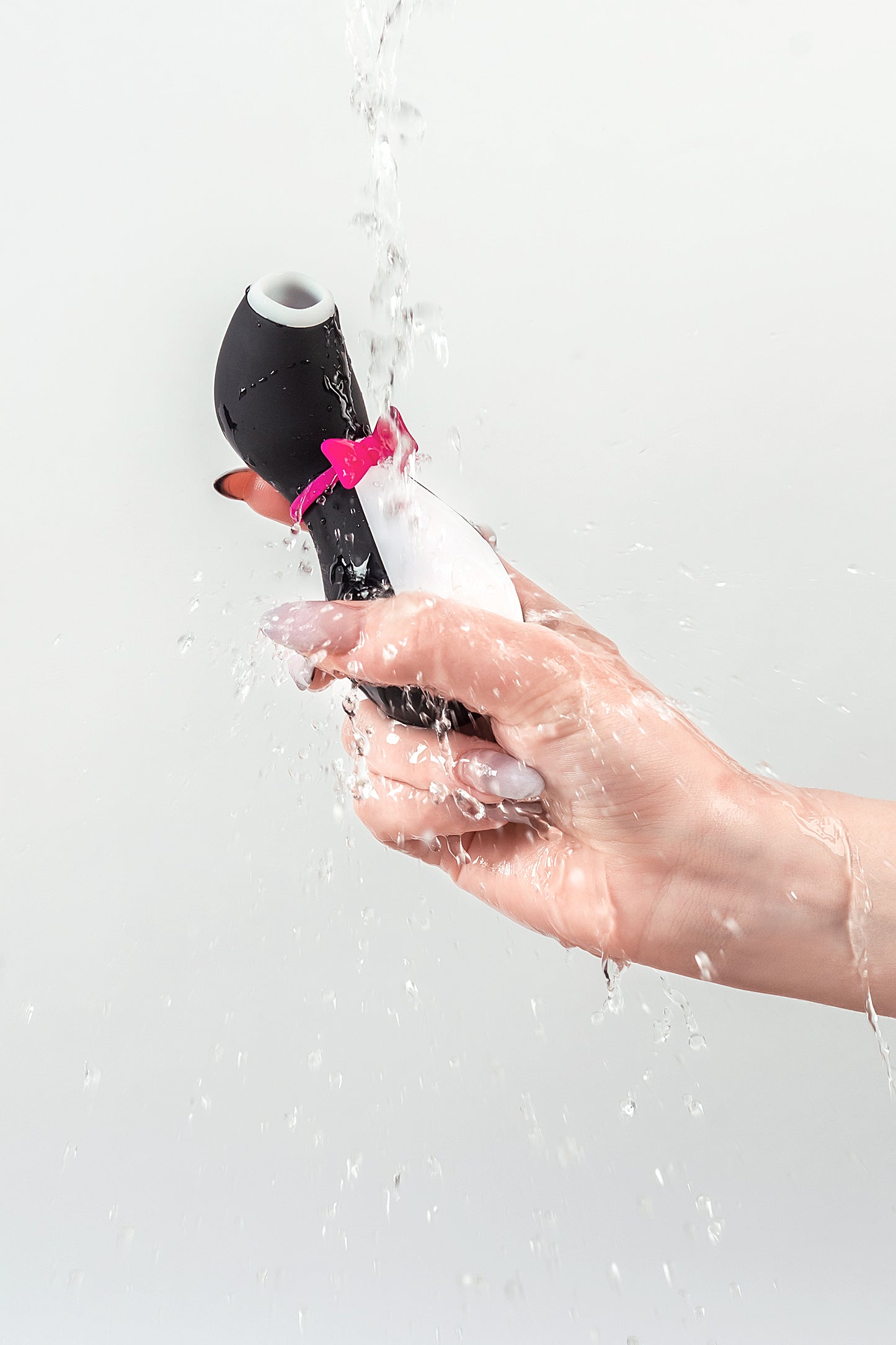 Satisfyer Penguin Vakum Dalgası Klitoris Vibratörü, silikon, siyah, 11,5 cm